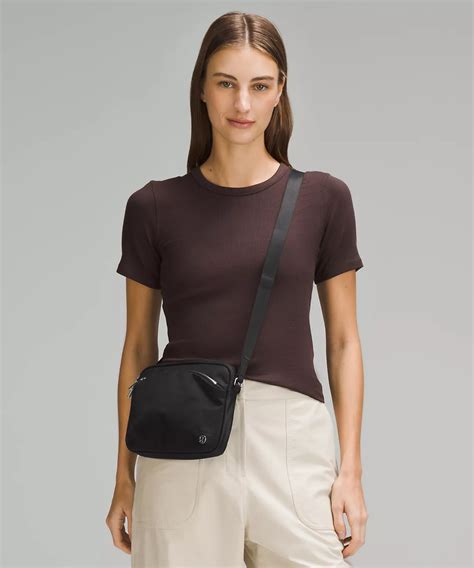 city adventurer crossbody bag